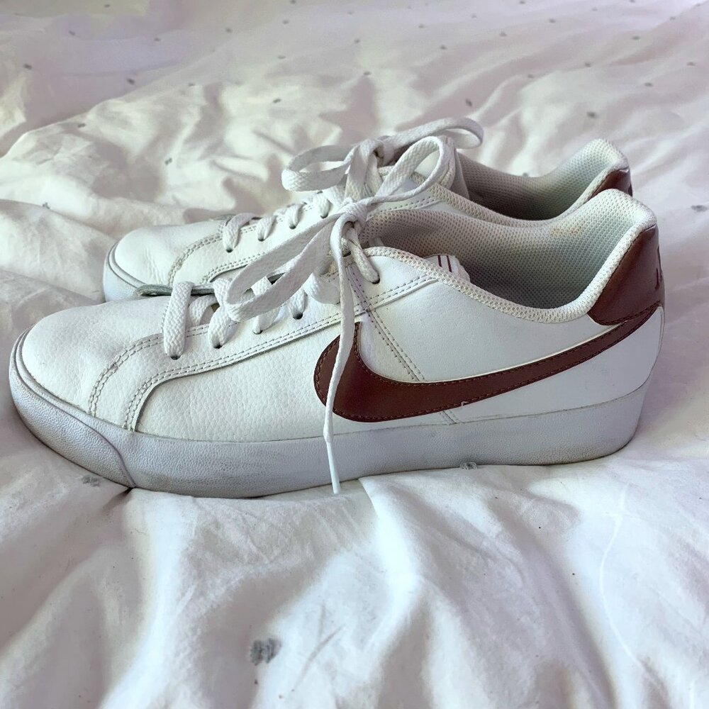 Nike Women's Court Royale AC Size 10 White and Brown